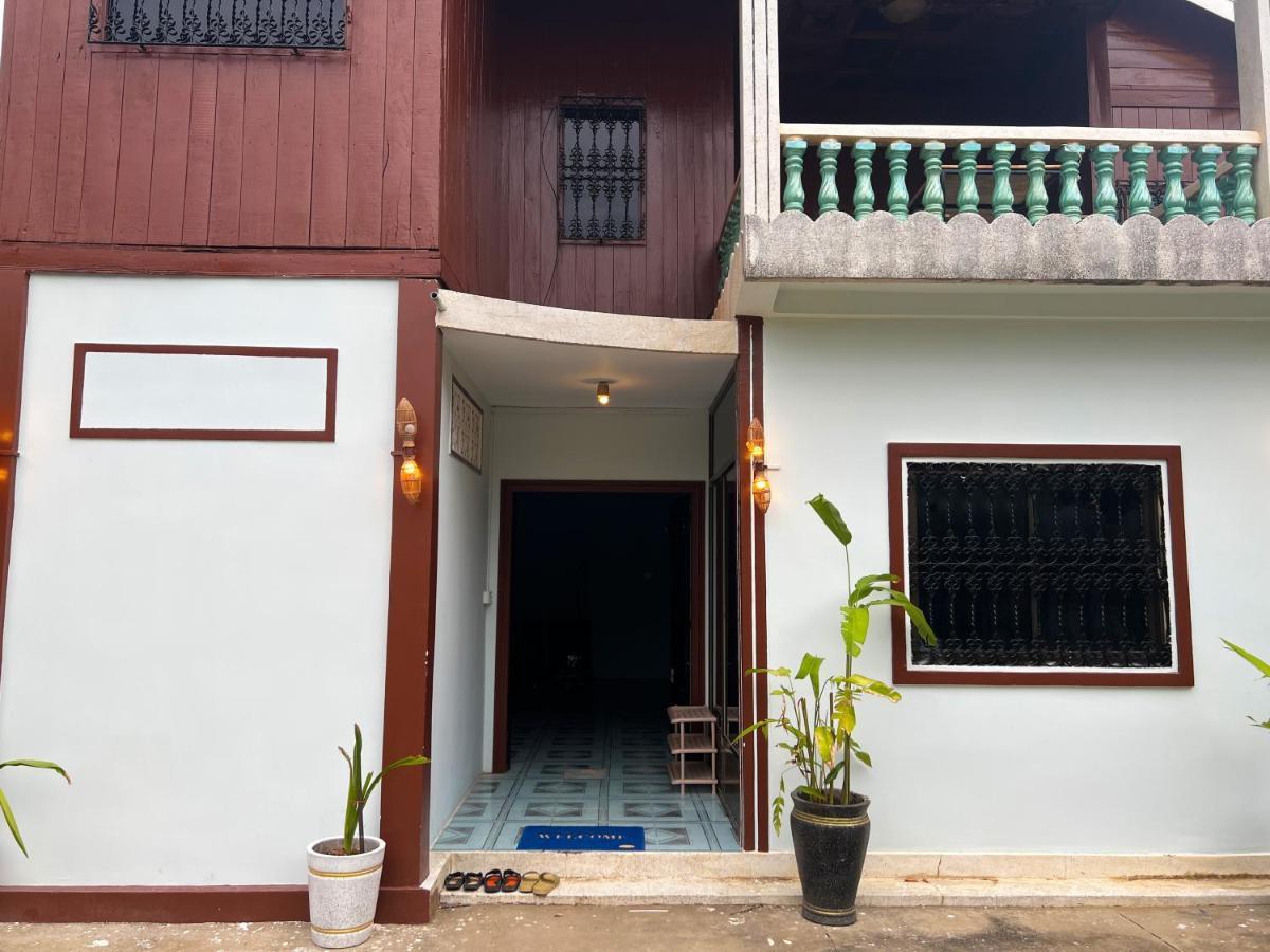 Lotus Blanc Homestay Battambang Bagian luar foto