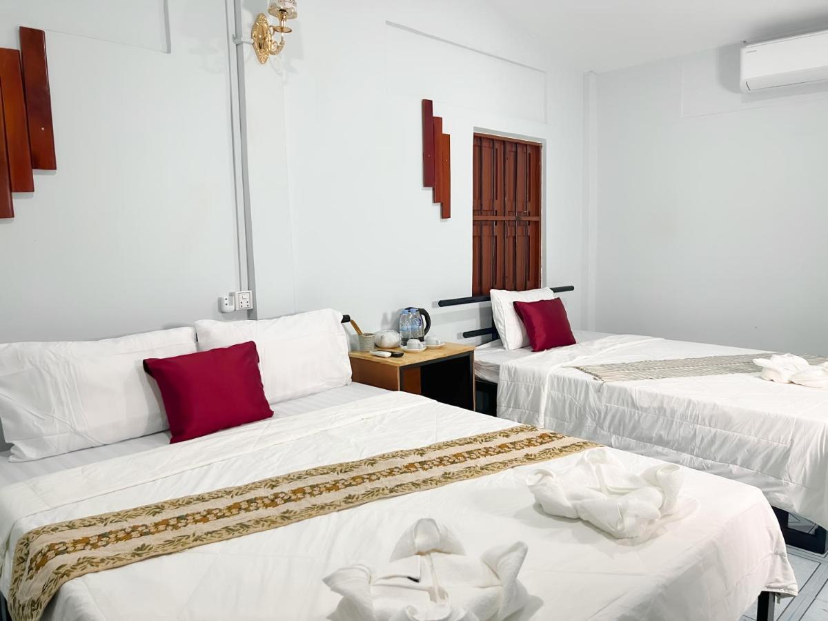 Lotus Blanc Homestay Battambang Bagian luar foto