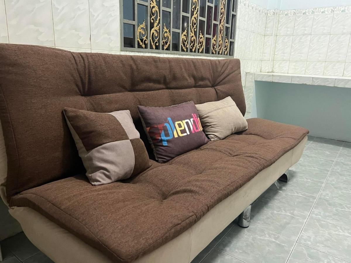 Lotus Blanc Homestay Battambang Bagian luar foto