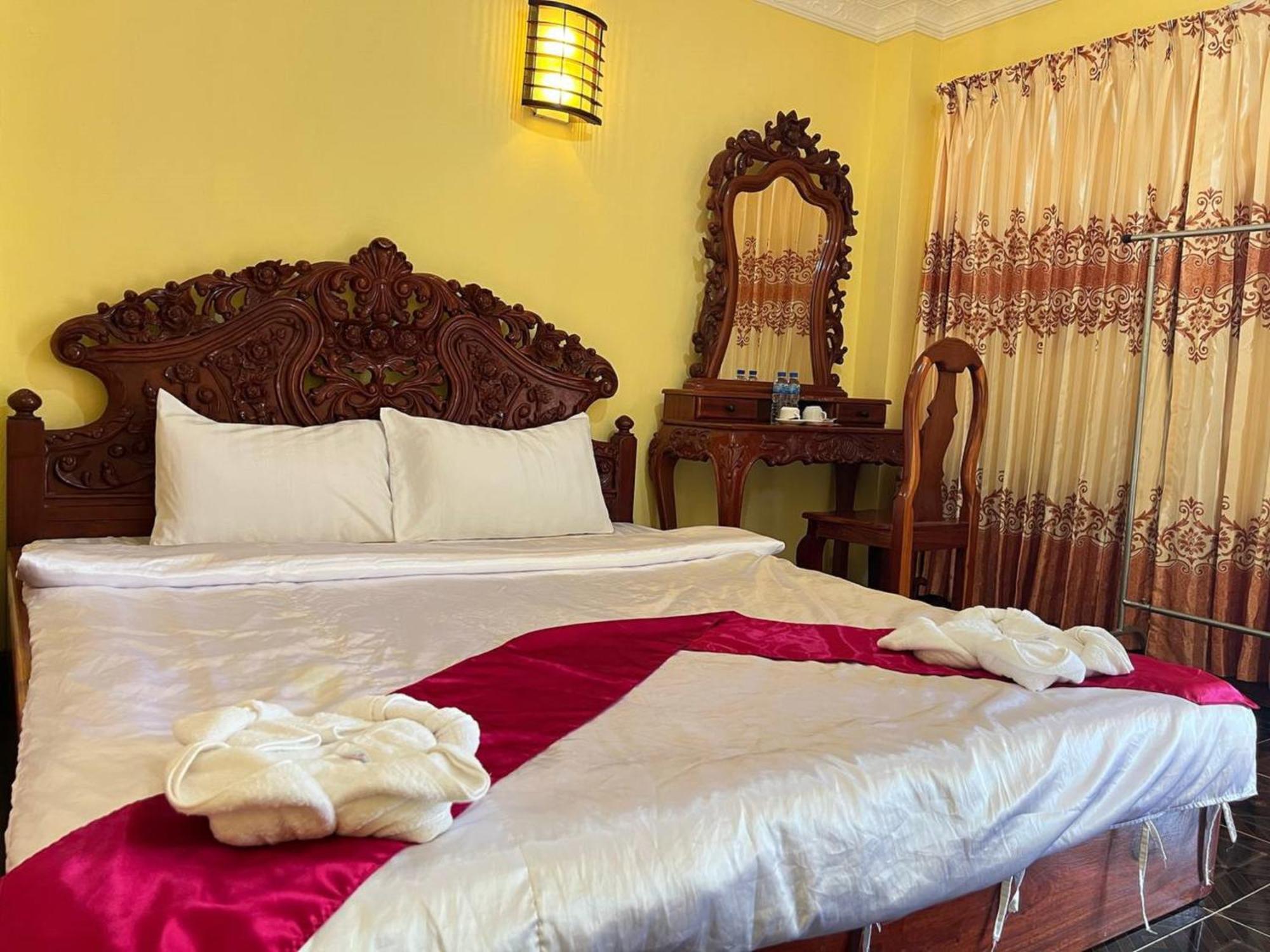 Lotus Blanc Homestay Battambang Bagian luar foto